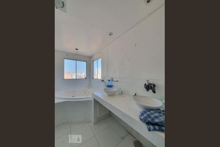 Apartamento à venda com 127m², 2 quartos e 1 vagaBanheiro da suíte 2