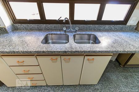 Casa de condomínio à venda com 600m², 5 quartos e 6 vagas Casa de condomínio à venda com 600m², 5 quartos e 6 vagasCozinha