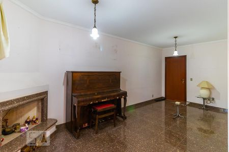 Sala de música de casa de condomínio à venda com 5 quartos, 600m² em Parque da Hípica, Campinas