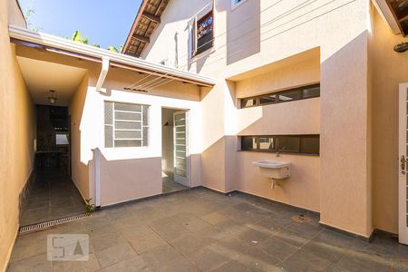 Casa de condomínio à venda com 600m², 5 quartos e 6 vagas Casa de condomínio à venda com 600m², 5 quartos e 6 vagasQuintal