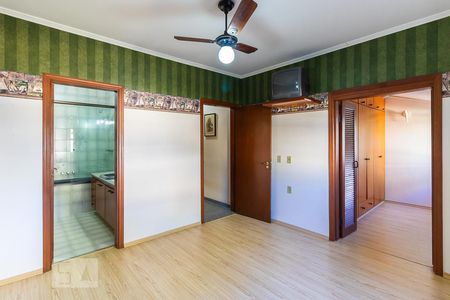 Casa de condomínio à venda com 600m², 5 quartos e 6 vagas Casa de condomínio à venda com 600m², 5 quartos e 6 vagasQuarto da suíte 2