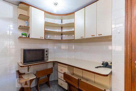 Casa de condomínio à venda com 600m², 5 quartos e 6 vagas Casa de condomínio à venda com 600m², 5 quartos e 6 vagasCozinha