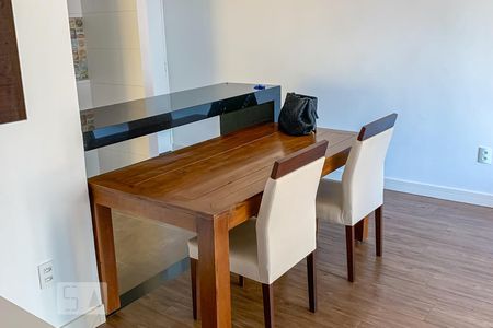 Apartamento à venda com 70m², 2 quartos e 1 vagaSala