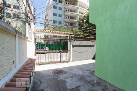 Casa à venda com 140m², 3 quartos e 1 vaga Casa à venda com 140m², 3 quartos e 1 vagaEntrada - Vila