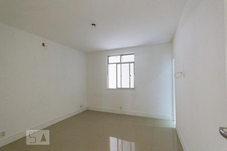 Casa à venda com 140m², 3 quartos e 1 vaga Casa à venda com 140m², 3 quartos e 1 vagaQuarto 3 - Suíte
