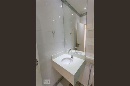 Casa à venda com 140m², 3 quartos e 1 vaga Casa à venda com 140m², 3 quartos e 1 vagaBanheiro Social