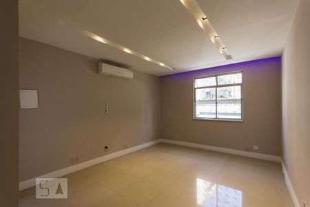 Sala de casa à venda com 3 quartos, 140m² em Pechincha, Rio de Janeiro