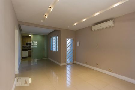 Sala de casa à venda com 3 quartos, 140m² em Pechincha, Rio de Janeiro