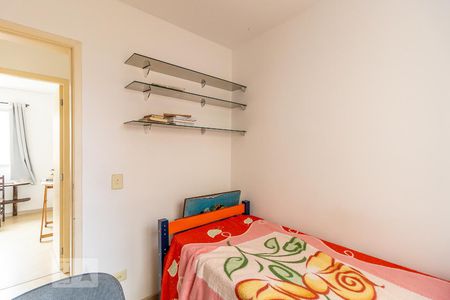 Quarto 2 de apartamento para alugar com 3 quartos, 73m² em Lindóia, Curitiba