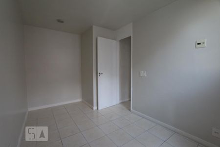Quarto 1  de apartamento para alugar com 2 quartos, 50m² em Anil, Rio de Janeiro