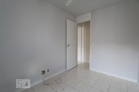 Quarto 1  de apartamento para alugar com 2 quartos, 50m² em Anil, Rio de Janeiro
