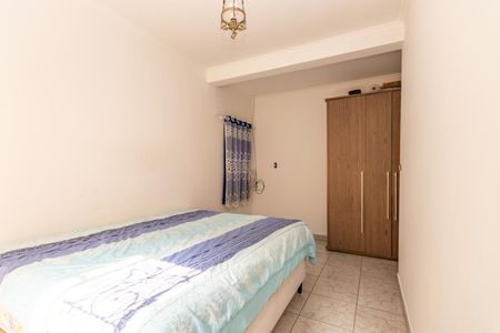 Casa à venda com 300m², 3 quartos e 3 vagas Casa à venda com 300m², 3 quartos e 3 vagasQuarto 2