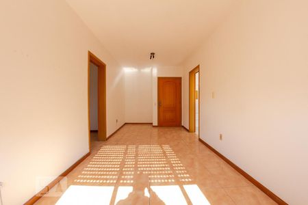Sala de apartamento para alugar com 1 quarto, 45m² em Passo da Areia, Porto Alegre