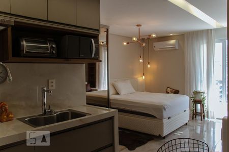 Cozinha de apartamento para alugar com 1 quarto, 29m² em República, São Paulo