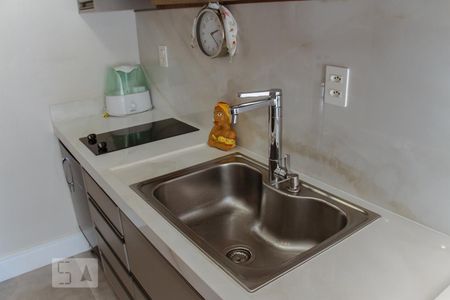 Cozinha - Torneira de apartamento para alugar com 1 quarto, 29m² em República, São Paulo