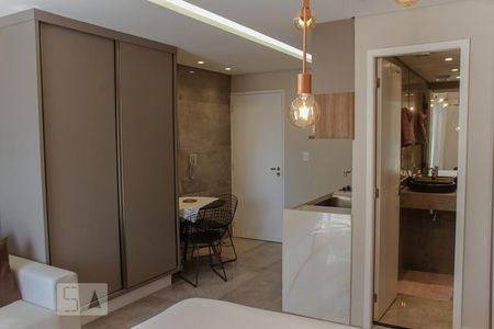 Sala/Cozinha de apartamento para alugar com 1 quarto, 29m² em República, São Paulo