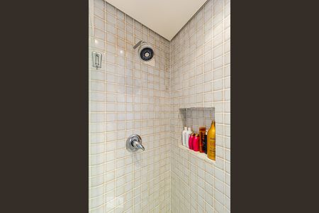 Apartamento à venda com 120m², 2 quartos e 2 vagas Apartamento à venda com 120m², 2 quartos e 2 vagasBanheiro da suíte master