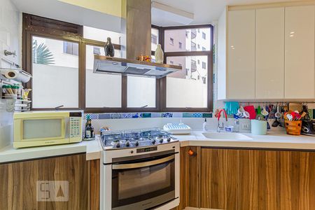 Apartamento à venda com 120m², 2 quartos e 2 vagas Apartamento à venda com 120m², 2 quartos e 2 vagasCozinha