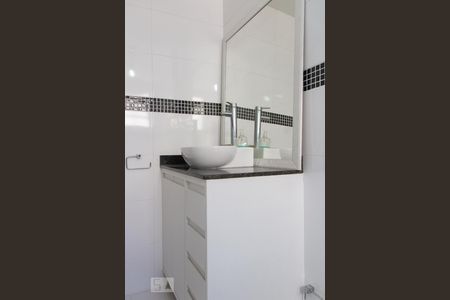 Apartamento à venda com 90m², 2 quartos e sem vagaBanheiro Social