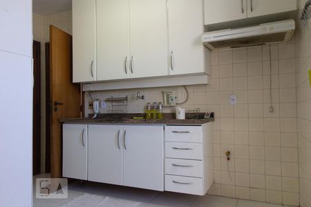 Apartamento à venda com 90m², 2 quartos e sem vagaCozinha