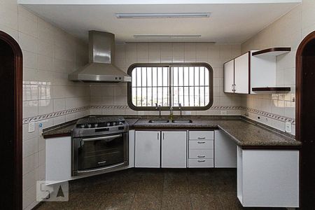 Apartamento para alugar com 180m², 3 quartos e 3 vagasCozinha