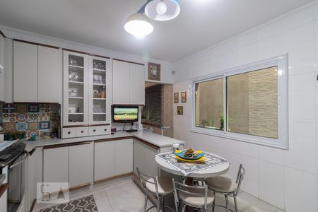 Casa à venda com 220m², 3 quartos e 2 vagasCozinha