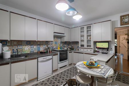 Casa à venda com 220m², 3 quartos e 2 vagasCozinha