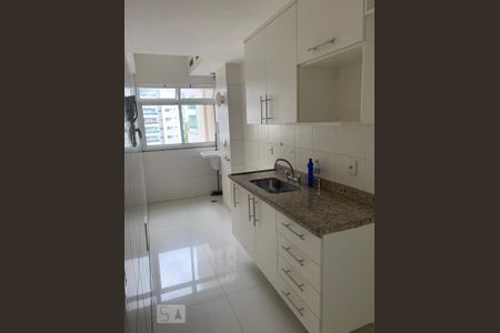 Apartamento à venda com 90m², 3 quartos e sem vaga Apartamento à venda com 90m², 3 quartos e sem vagaCozinha e Área de Serviço