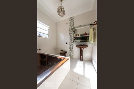 Casa para alugar com 500m², 6 quartos e 4 vagasBanheiro