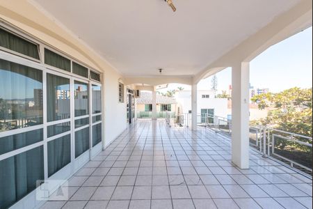 Varanda de casa para alugar com 6 quartos, 500m² em Ipiranga, São José
