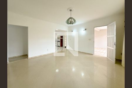 Sala 1 de casa para alugar com 4 quartos, 500m² em Ipiranga, São José