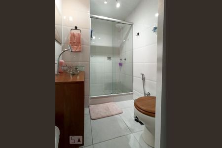 Banheiro de apartamento à venda com 1 quarto, 46m² em Vila Isabel, Rio de Janeiro