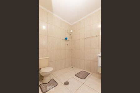 Casa para alugar com 298m², 5 quartos e 2 vagasBanheiro suíte 2