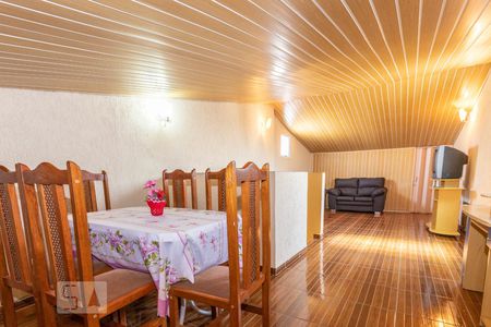 Casa para alugar com 298m², 5 quartos e 2 vagasSótão 