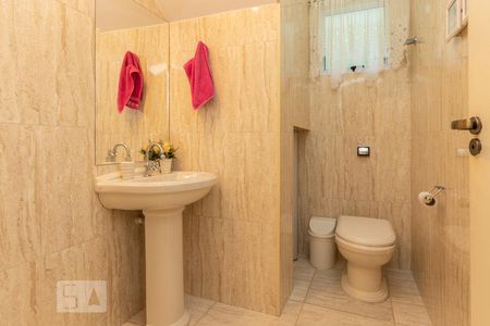 Casa para alugar com 298m², 5 quartos e 2 vagasLavabo 