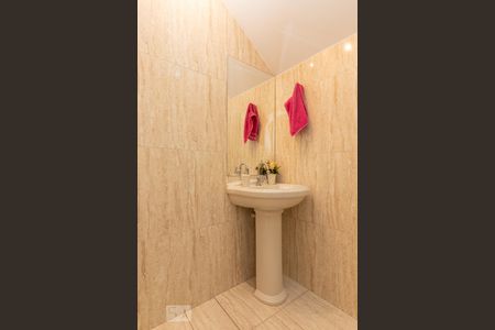 Casa para alugar com 298m², 5 quartos e 2 vagasLavabo 