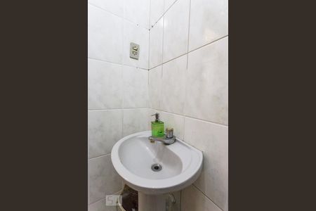 Casa à venda com 370m², 4 quartos e 3 vagasBanheiro Social