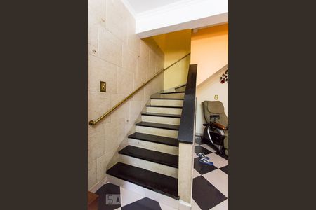 Escada de casa à venda com 4 quartos, 370m² em Vila Prudente, São Paulo