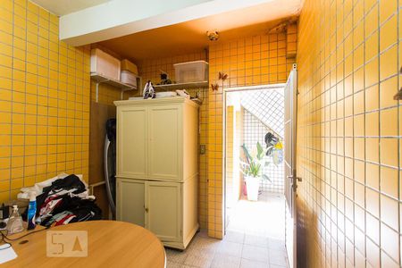 Casa à venda com 370m², 4 quartos e 3 vagasQuarto de Serviço