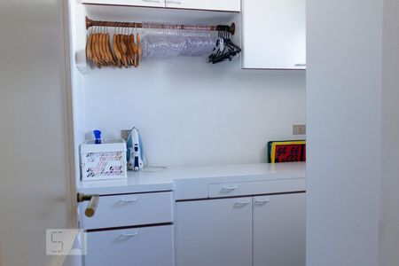 Apartamento à venda com 272m², 4 quartos e 5 vagasQuarto de passar roupa