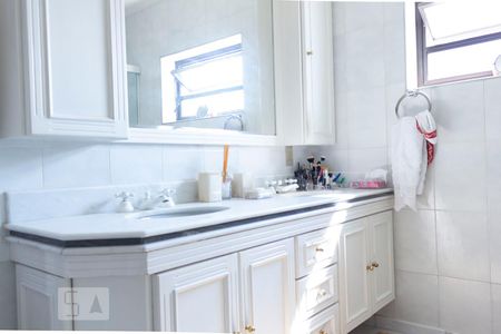 Apartamento à venda com 272m², 4 quartos e 5 vagasBanheiro da Suíte 3