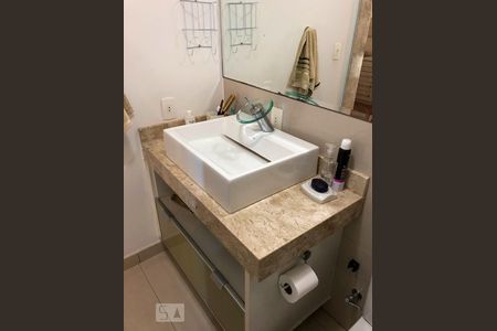 Apartamento à venda com 94m², 2 quartos e 1 vaga Apartamento à venda com 94m², 2 quartos e 1 vagaBanheiro da Suíte