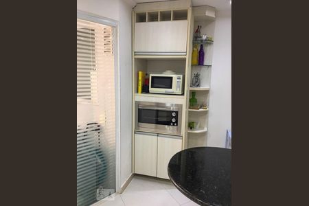 Apartamento à venda com 94m², 2 quartos e 1 vaga Apartamento à venda com 94m², 2 quartos e 1 vagaCozinha