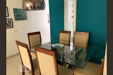 Apartamento à venda com 94m², 2 quartos e 1 vaga Apartamento à venda com 94m², 2 quartos e 1 vagaSala