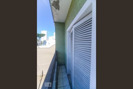 Casa à venda com 110m², 3 quartos e 1 vaga Casa à venda com 110m², 3 quartos e 1 vagaVaranda