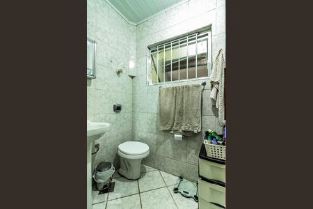 Banheiro de apartamento para alugar com 1 quarto, 29m² em Menino Deus, Porto Alegre