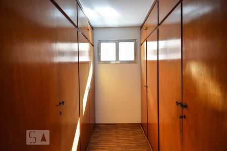 Casa para alugar com 500m², 4 quartos e 6 vagasCloset