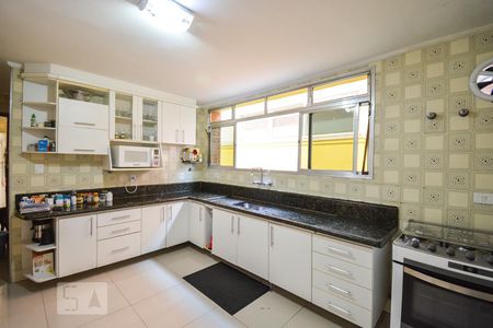 Casa para alugar com 500m², 4 quartos e 6 vagasCozinha