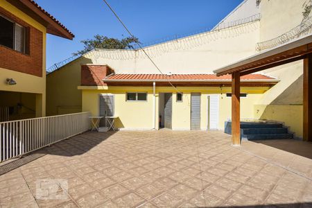 Casa para alugar com 500m², 4 quartos e 6 vagasQuintal
