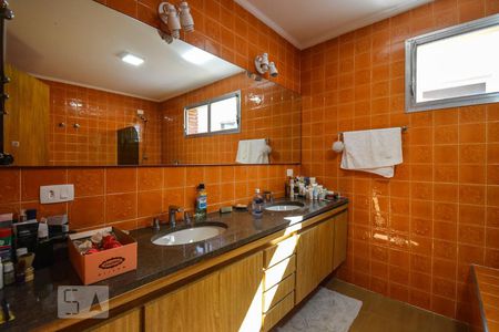 Casa para alugar com 500m², 4 quartos e 6 vagasSuíte 3 - banheiro